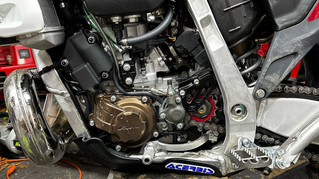A look at the upgrades made by Fantic to the Motori Minarelli two stroke engine.